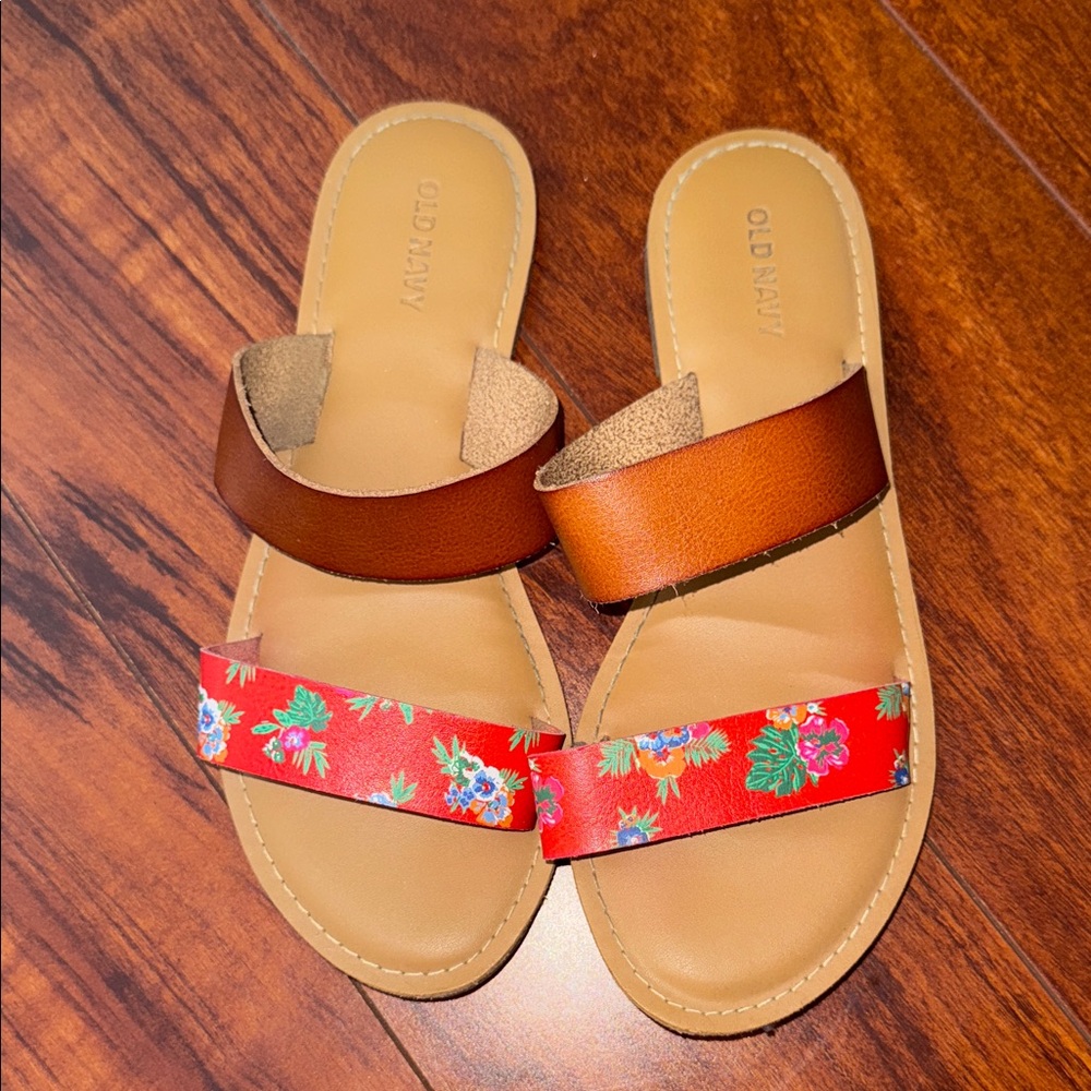 Old Navy Women's Brown and Red Floral Sandals